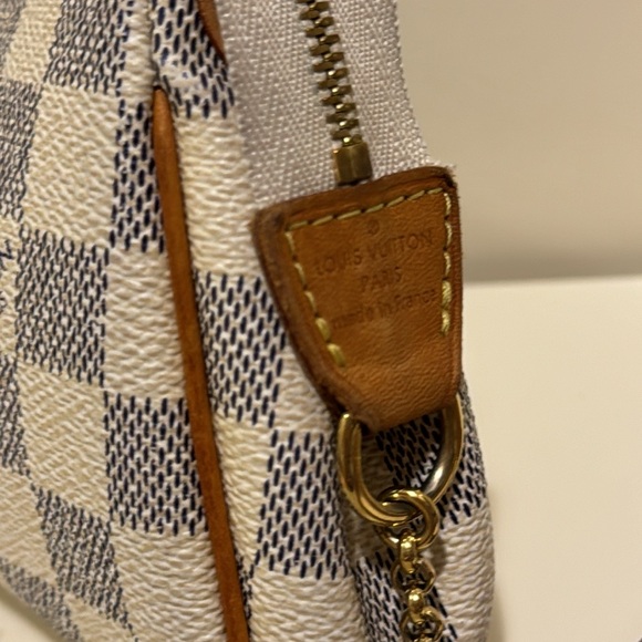 Louis Vuitton DAMIER AZUR EVA Pochette with leather strap - Picture 8 of 16